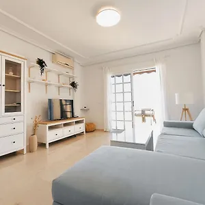 Charming & Sunny With Ocean View Apartment